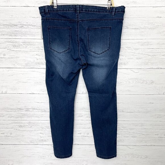 NEW Sag Harbor Denim Women's Skinny Jeans Stretch Straight Leg size 22W - Picture 2 of 9